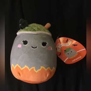 Mini Cauldron Squishmallow - ‘Johanna’